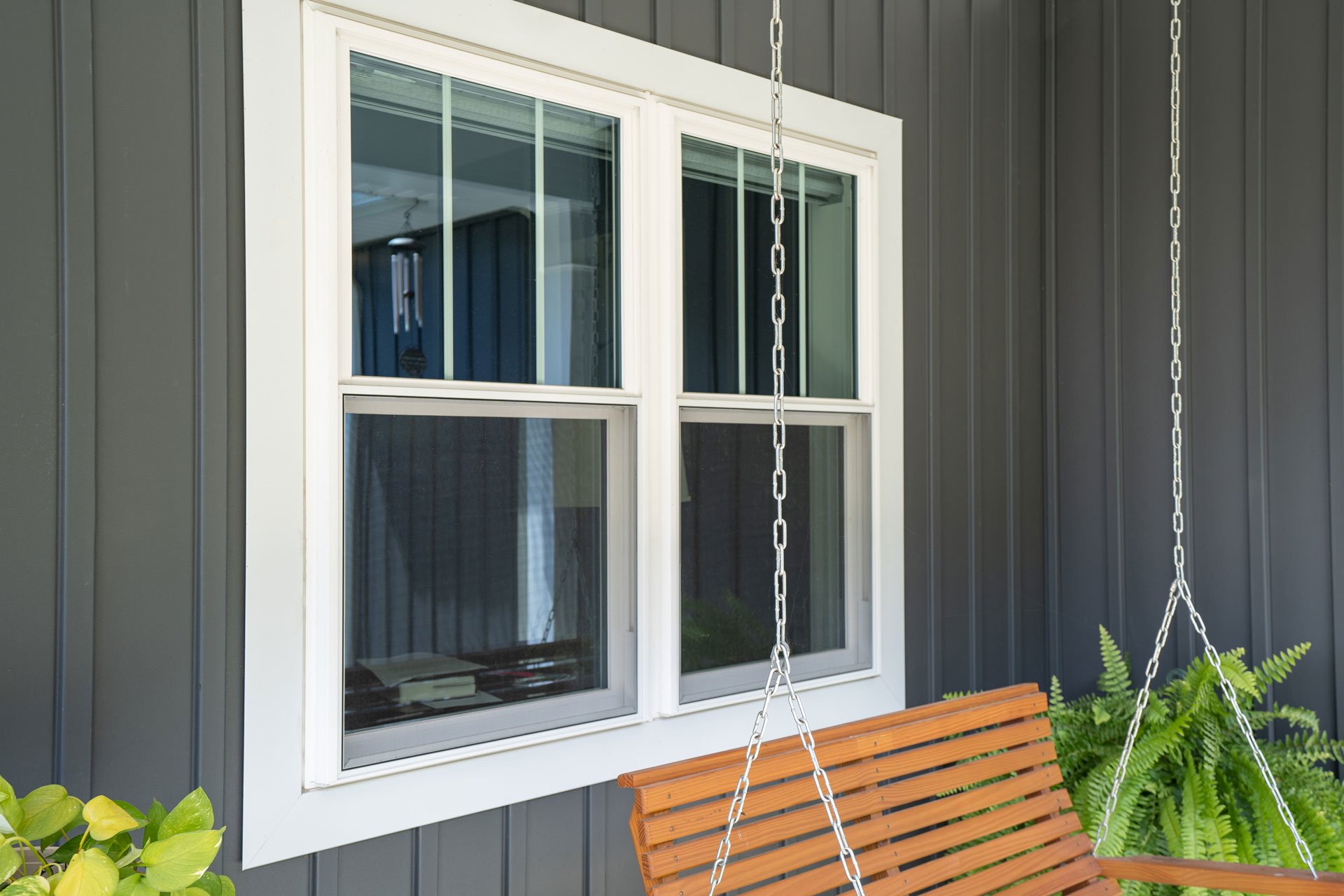 Endure-Double-Hung-Windows-in-White_DSC8832